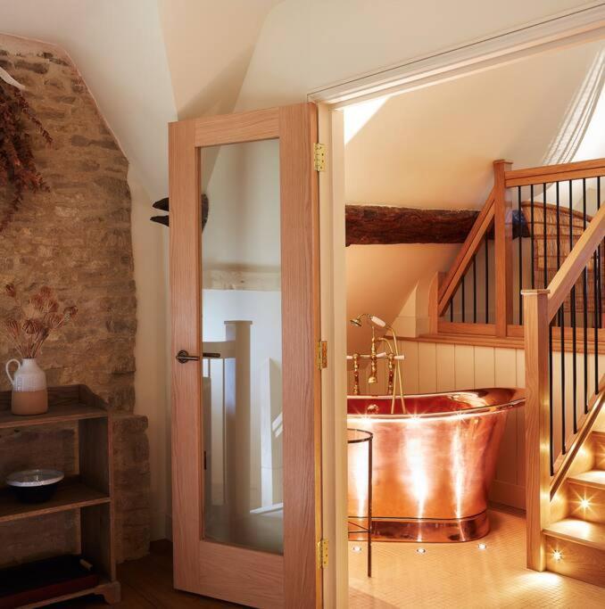 Dawn At The Sun Inn Felmersham, Our Signature Duplex Suite Sharnbrook Екстер'єр фото