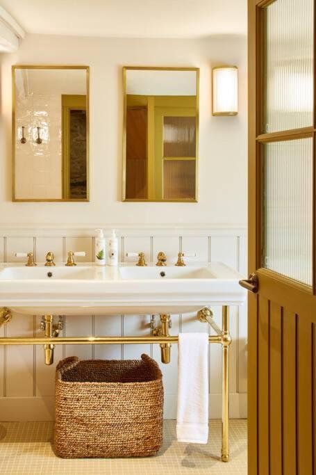 Dawn At The Sun Inn Felmersham, Our Signature Duplex Suite Sharnbrook Екстер'єр фото